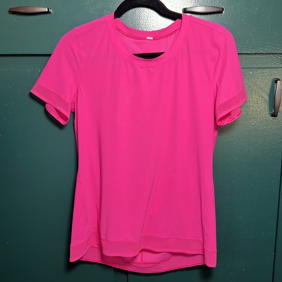 lululemon athletica Serve Up Some Sun Short Sleeve
Sonic Pink Size 6 - Picture 1 of 5